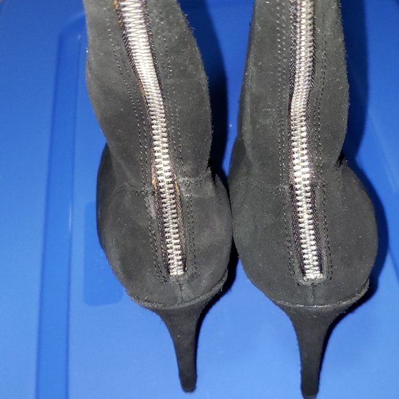 Women's Knee High Boots - Picture 4 of 7